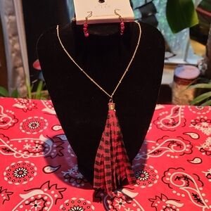 City Chic Red and Black Tassel Necklace Set